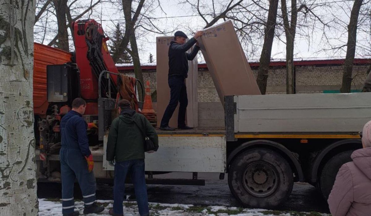 Москва поставила почти сотню холодильников для донецких школ