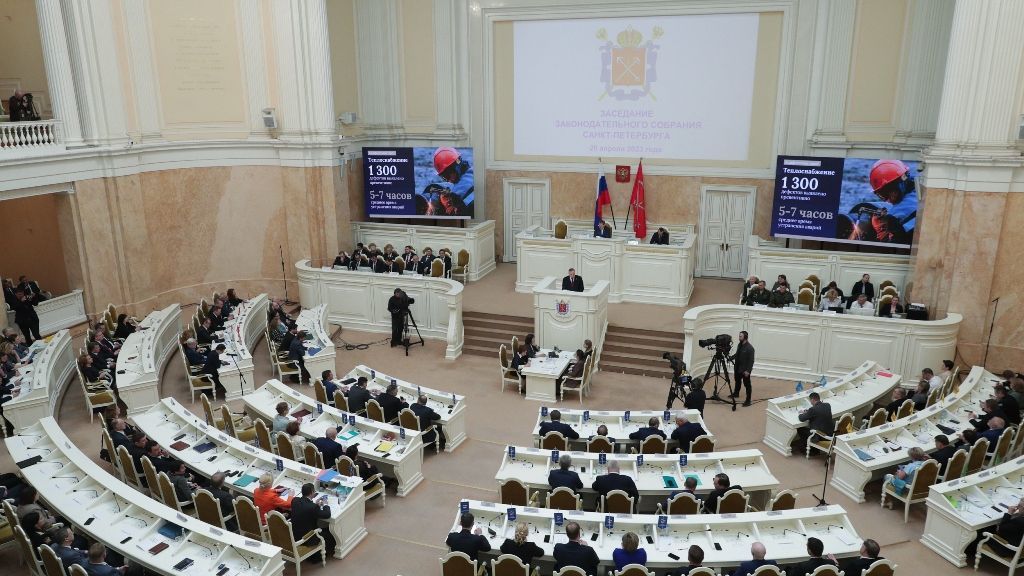 Гражданский активист просит Генпрокуратуру проверить главу парламента Петербурга на коррупцию