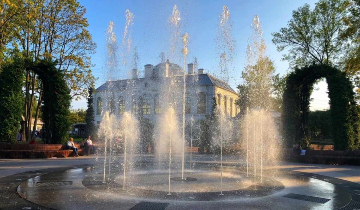 Светомузыкальные фонтаны запустили в Петербурге