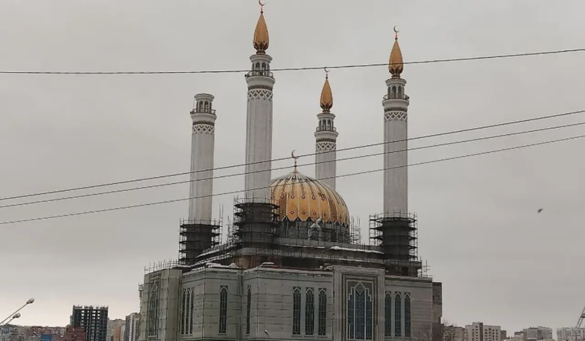В Уфе ветер снёс купол мечети