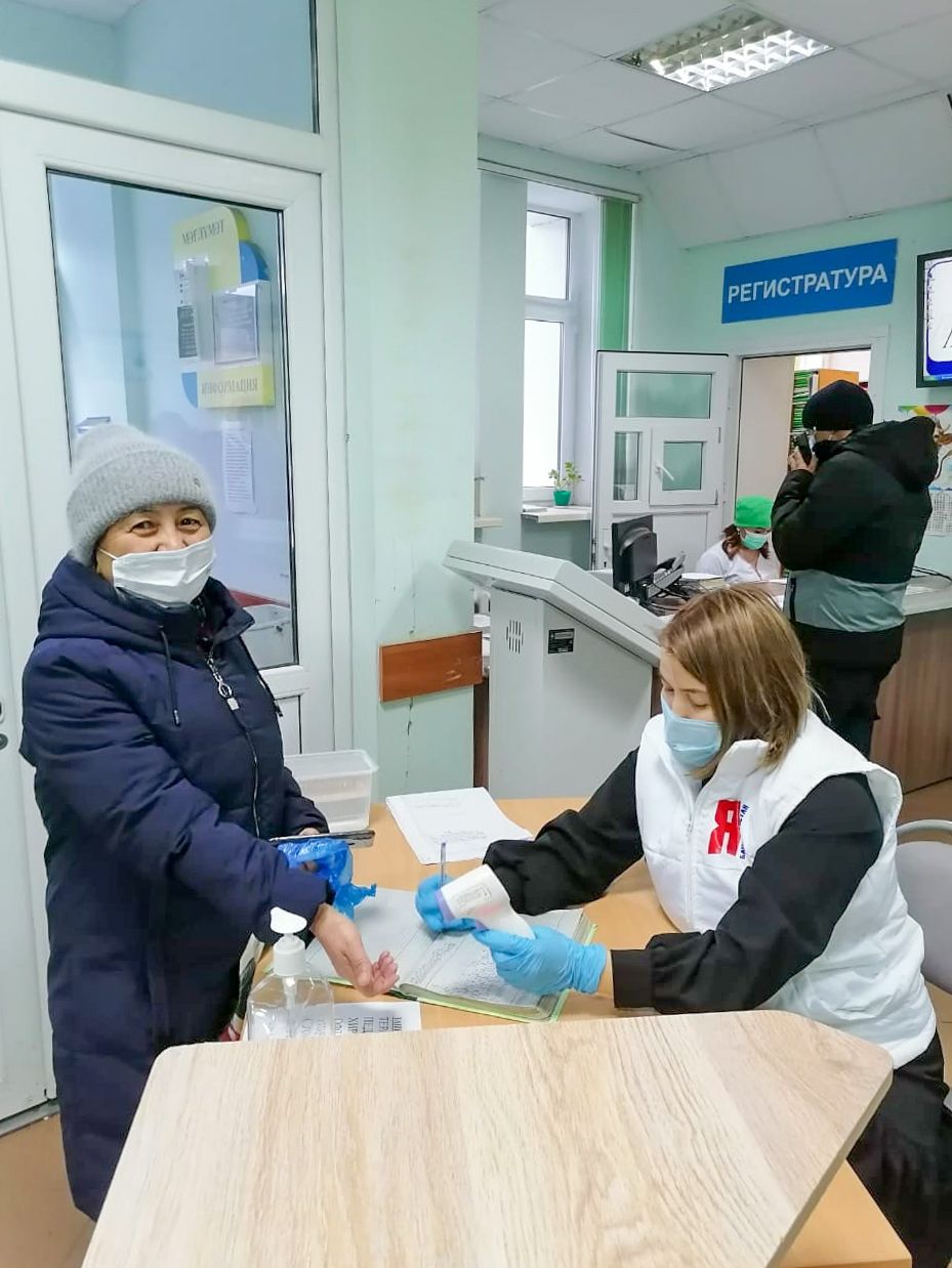 Молодогвардейцы Башкирии продолжают помогать медикам в борьбе с пандемией