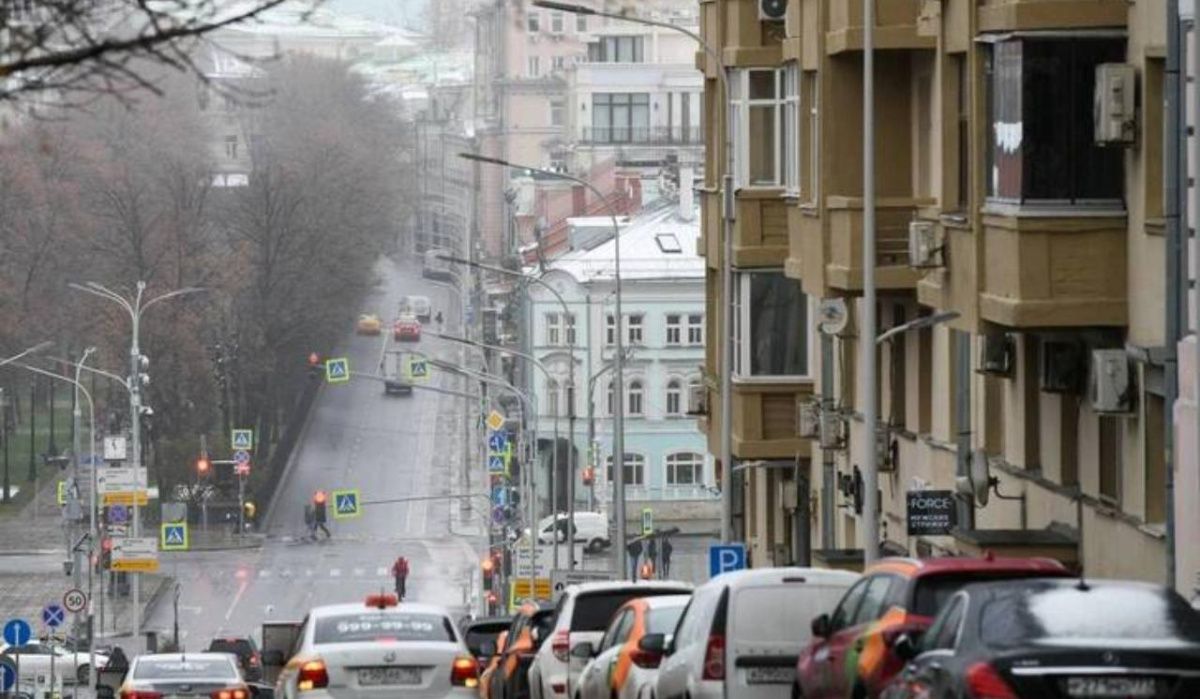 Свыше 20 километров дорог модернизируют в Москве