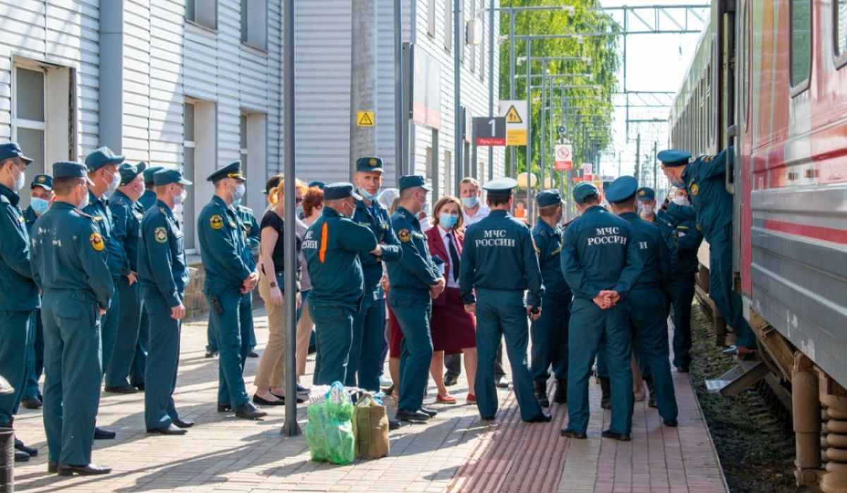 Молодогвардейцы Уфе встретили беженцев из ДНР и ЛНР