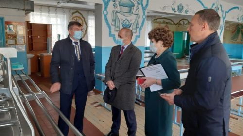 Парламент Башкортостана выявил проблемы с организацией горячего питания в школах республики