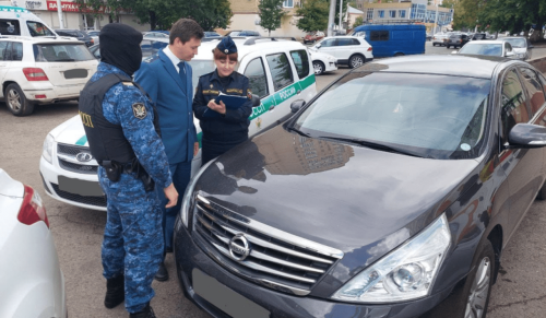 Жителей Башкортостана лишают автомобилей бизнес-класса из-за долгов 