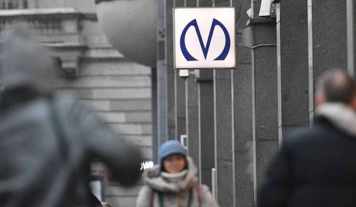 Массовый сбой электронной оплаты в метро Петербурга вызвал неудобства пассажирам