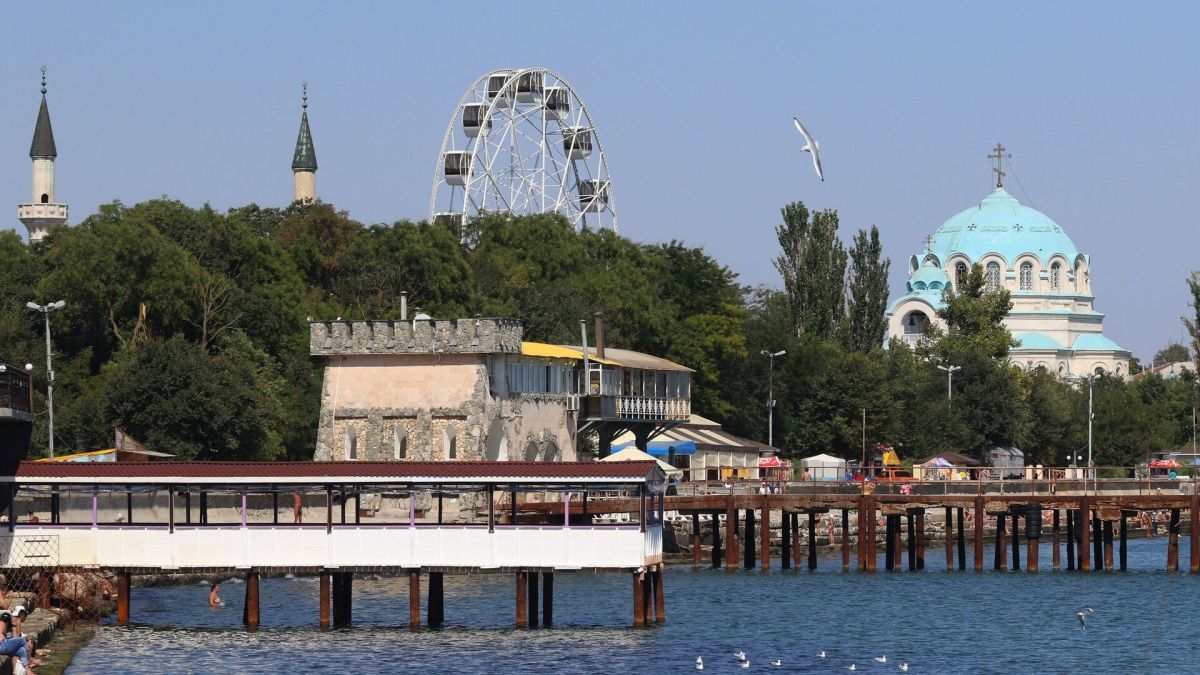 В двух городах Крыма устраняют последствия аварий на водоводах