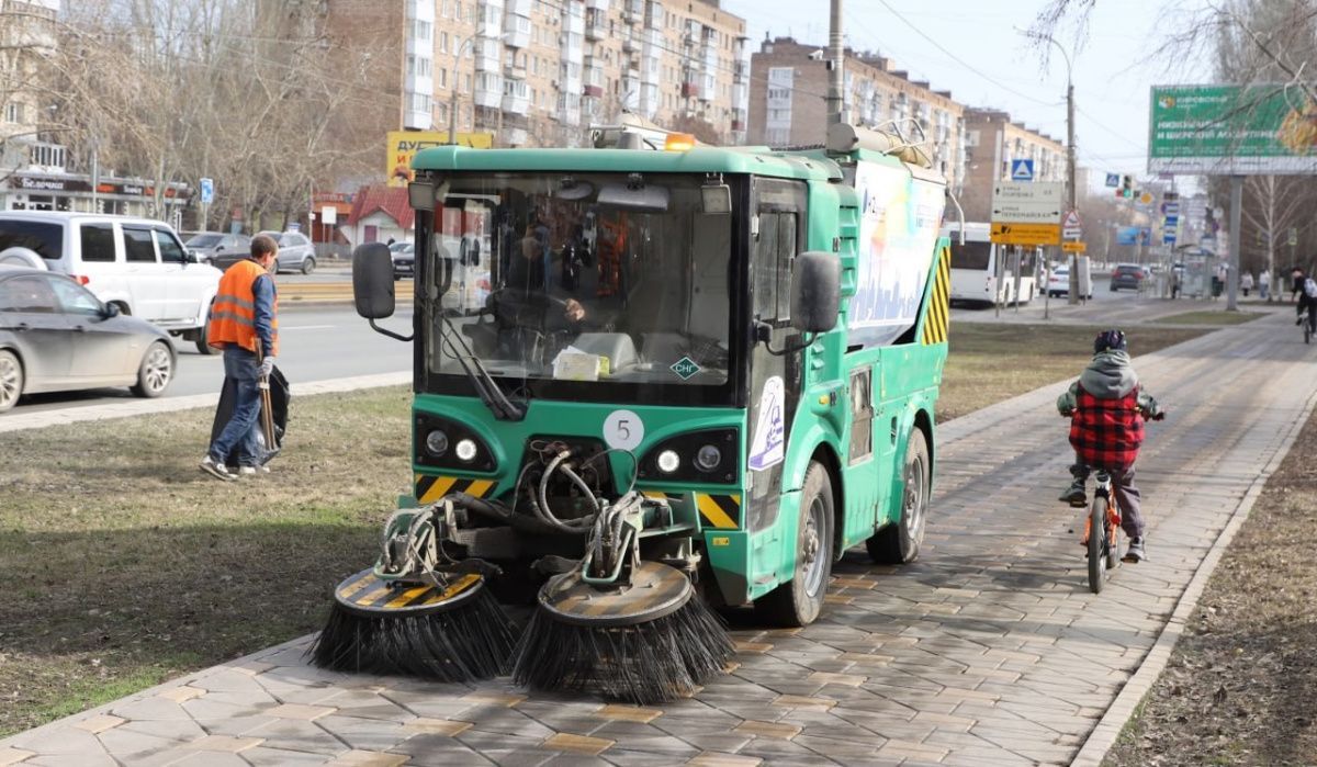 Самара возьмет в лизинг 16 новых единиц спецтехники для уборки города