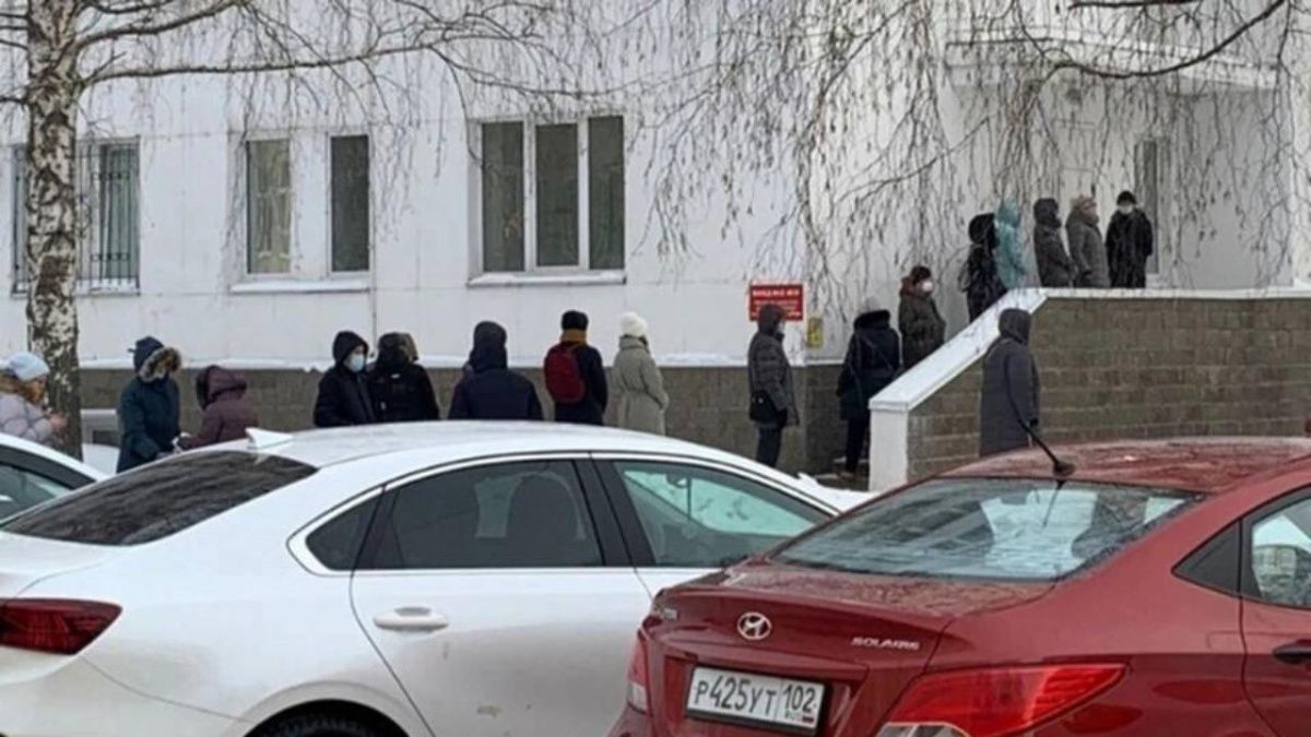 Минздрав Башкирии прокомментировал ситуацию с огромными очередями в уфимских поликлиниках