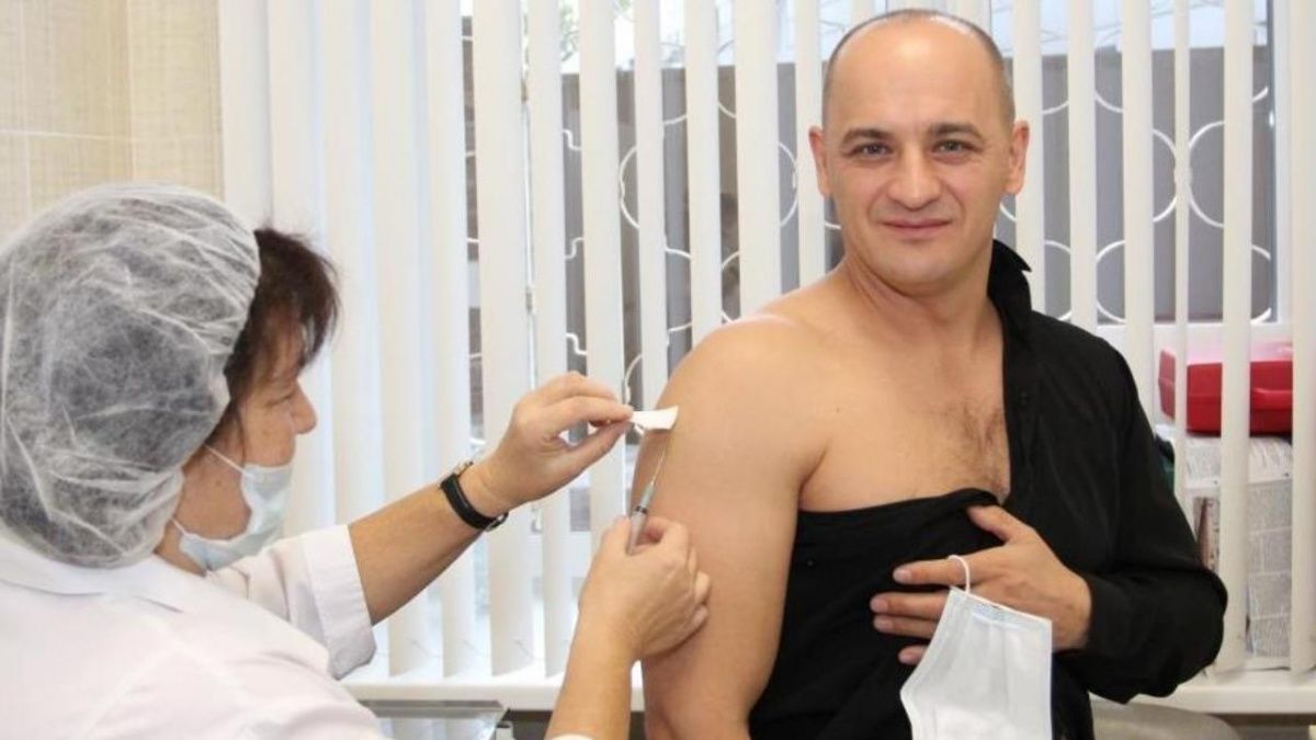 Рустам Ишмухаметов: «Отказ от вакцинации грозит стране глубоким экономическим и социальным кризисом»