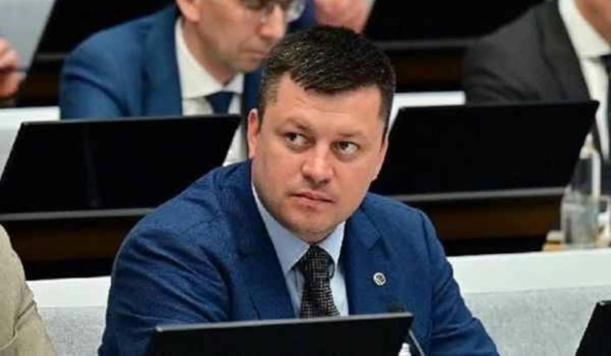 Городской совет Уфы прекратил полномочия мэра Ратмира Мавлиева