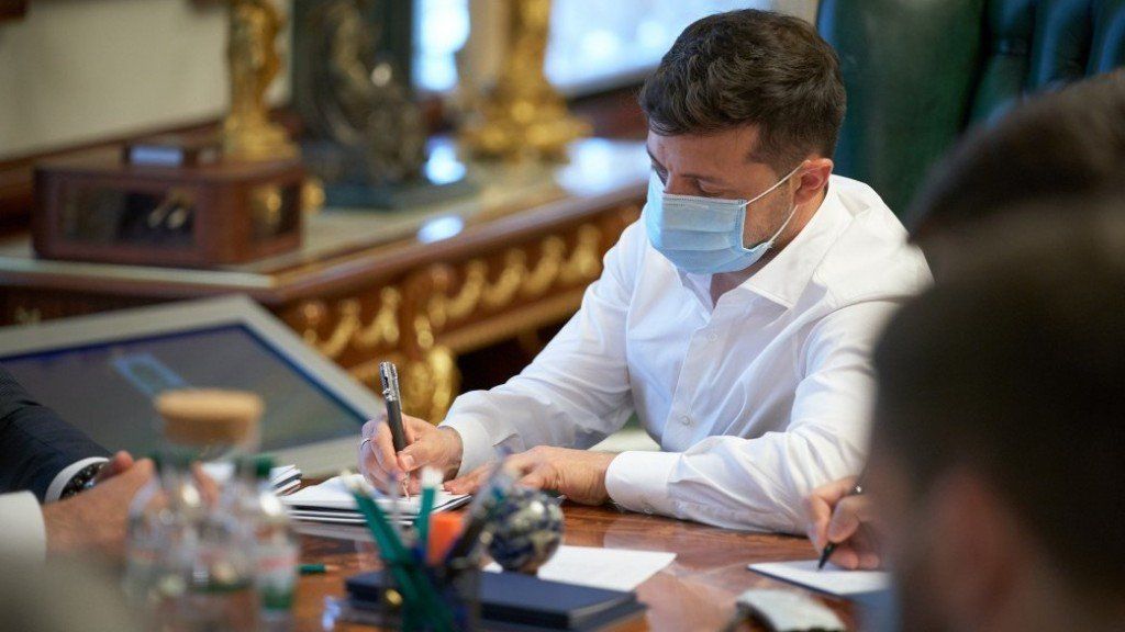 Владимира Зеленского назвали слабаком