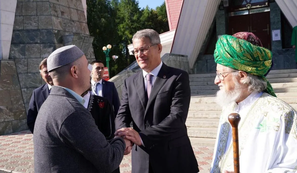 Глава Башкирии поздравил мусульман с праздником Курбан-байрам