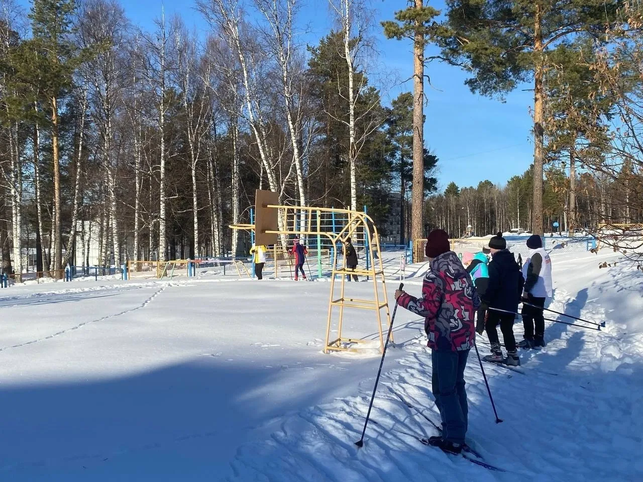 Башкортостанские молодогвардейцы оказали помощь школе и детскому саду