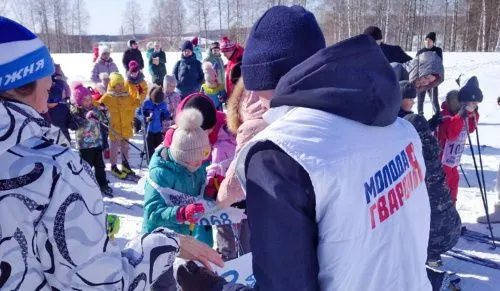 В ЗАТО Межгорье молодогвардейцы приняли участие в организации «Лыжни России»